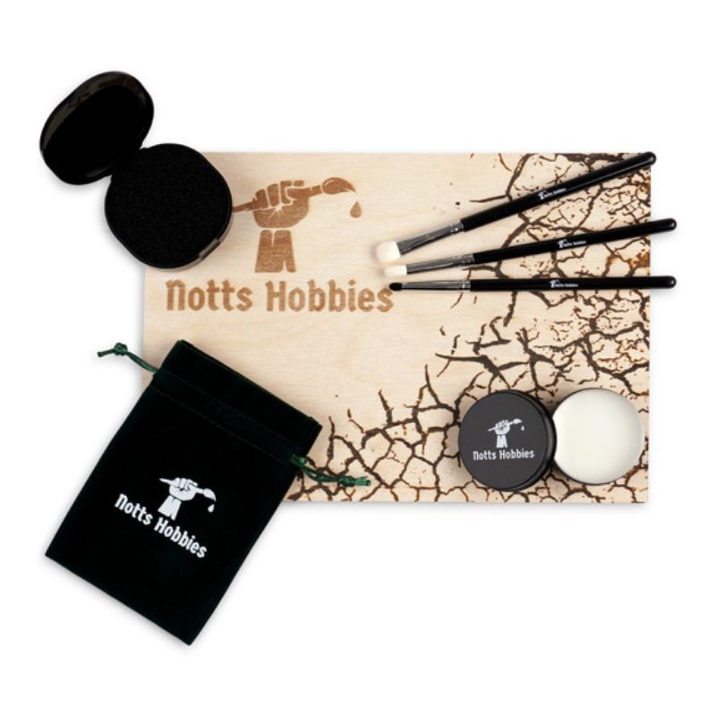Set of 3 drybrushes, brush soap, texture palette, dampening sponge and dice bag